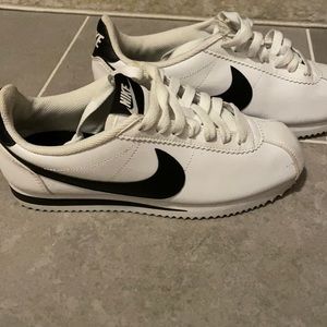 Nike Cortez Size 6.5 Black and White